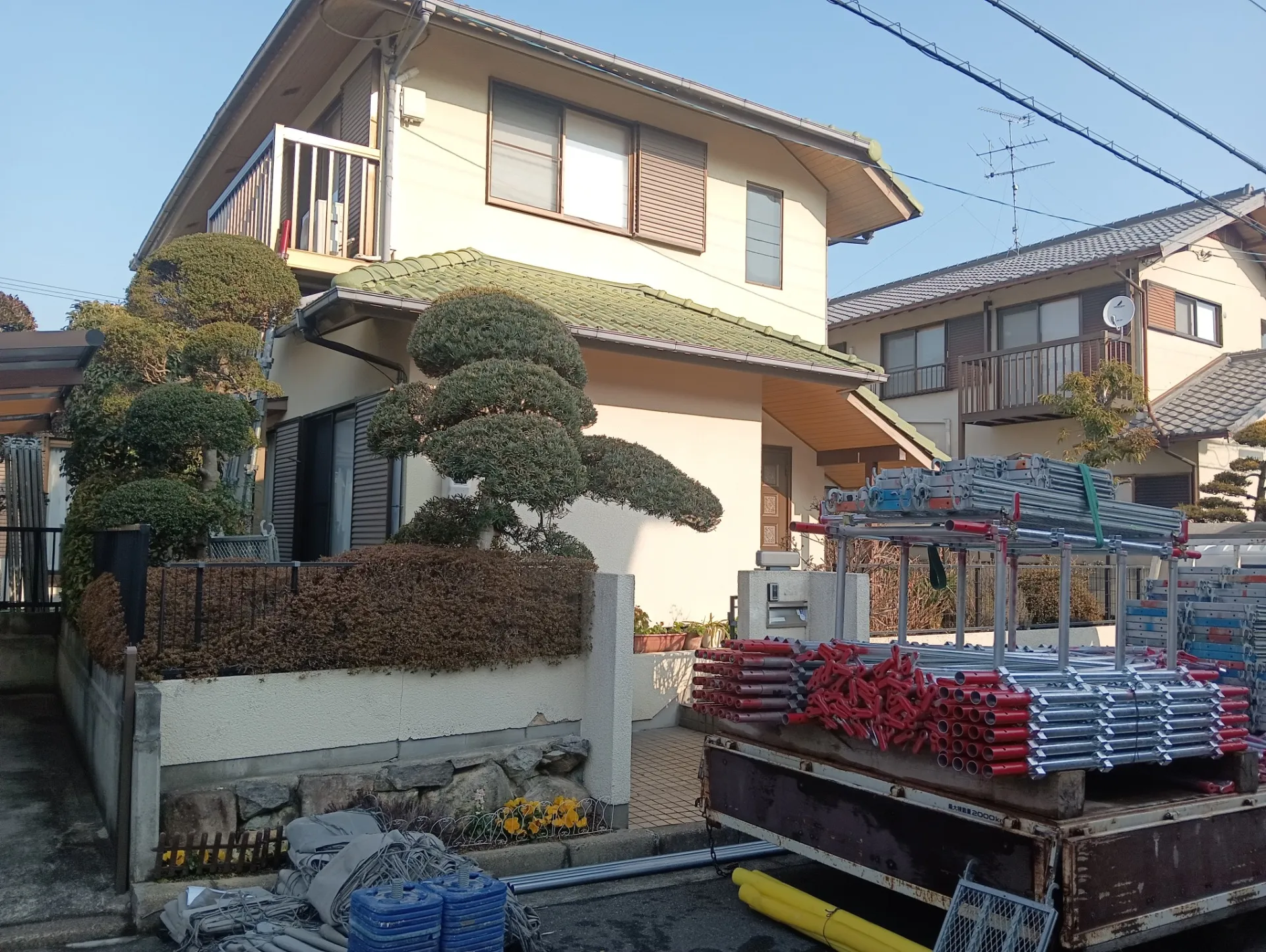 兵庫県川西市F様邸 外壁塗装・屋根塗装工事を開始しております