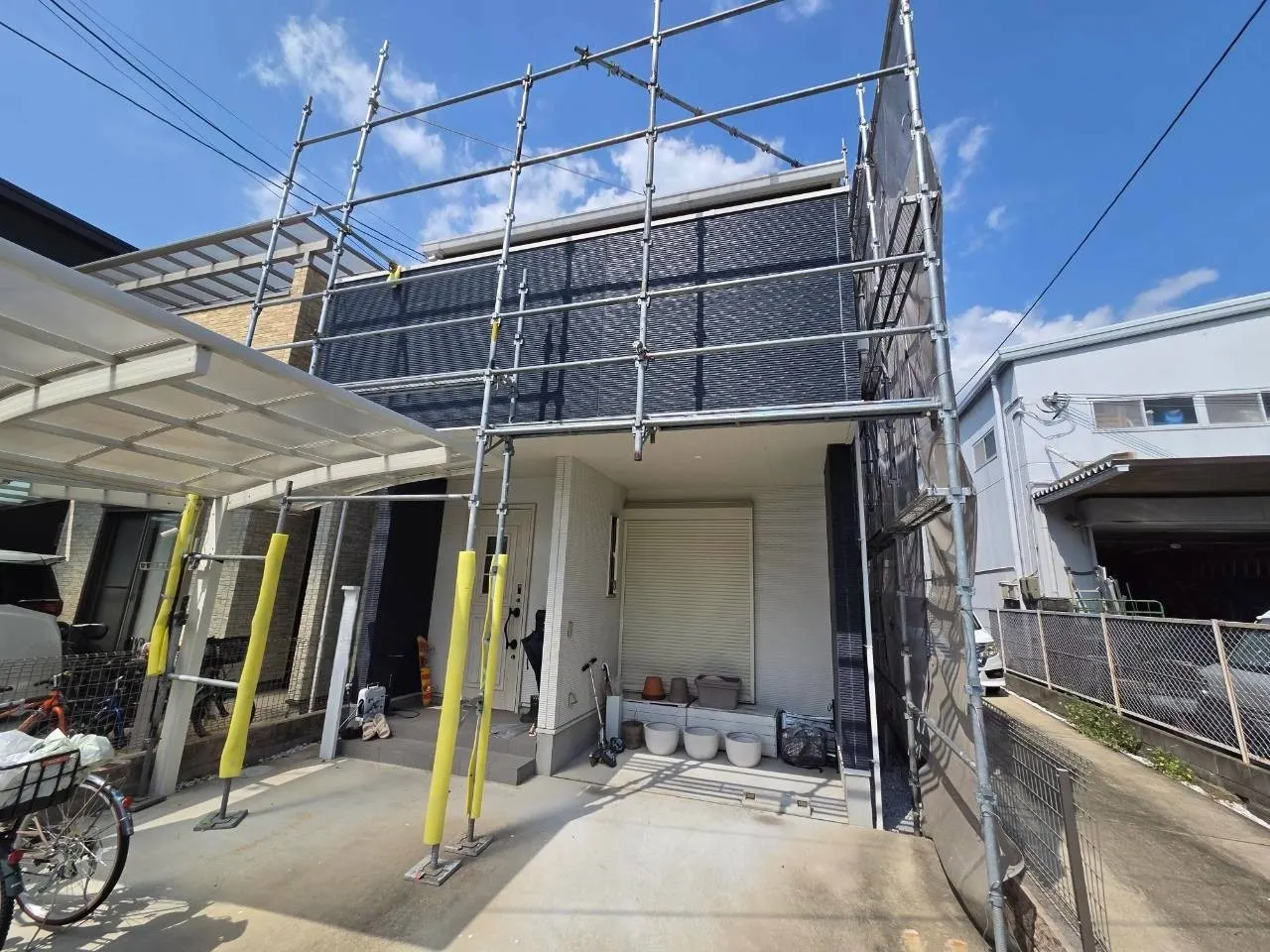 兵庫県伊丹市S様邸 シーリング工事を開始しております
