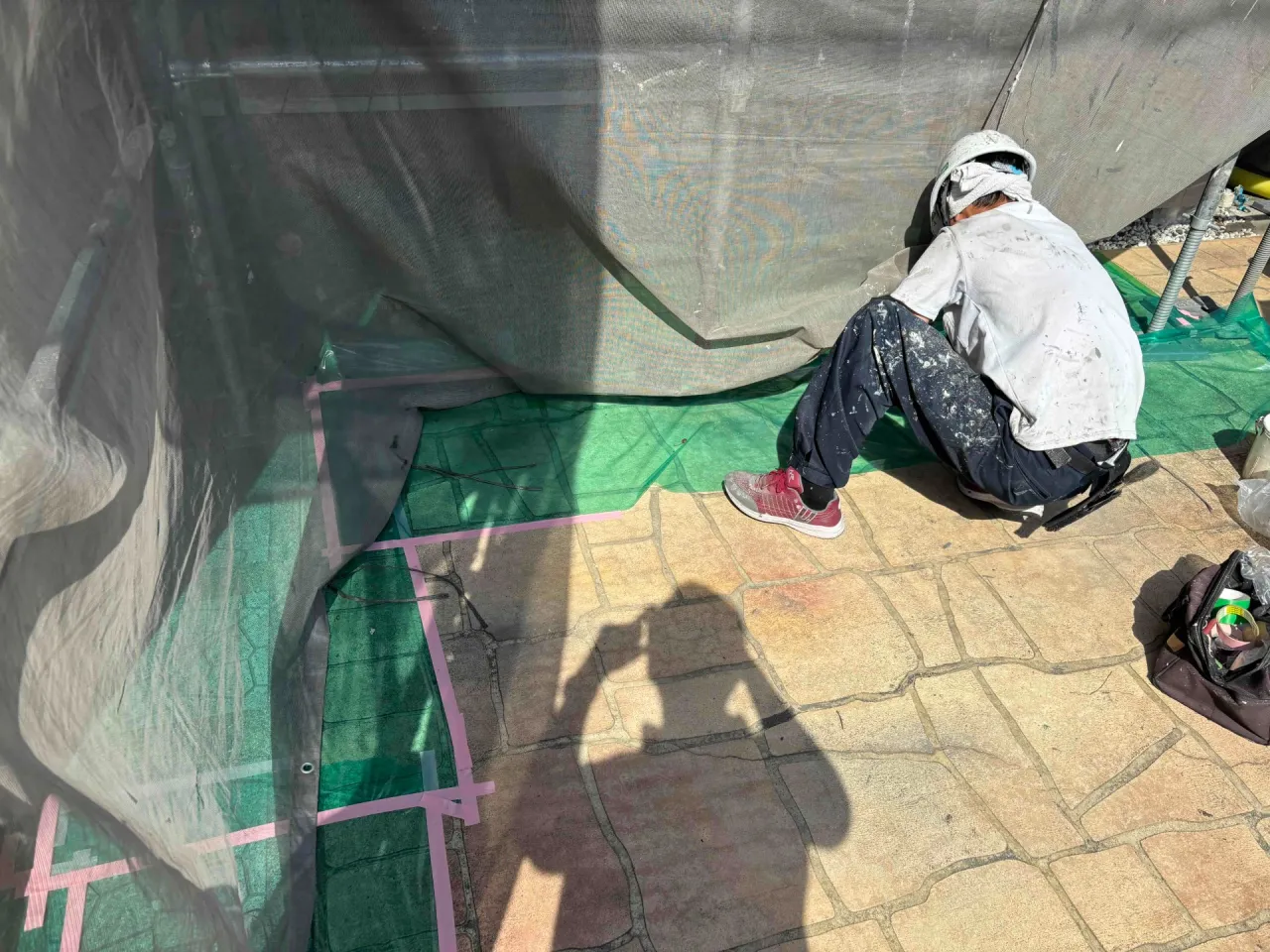 兵庫県伊丹市A様邸 ビニール養生作業を進めております