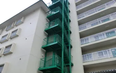 [鉄部塗装]　兵庫県伊丹市　マンション外部鉄骨階段